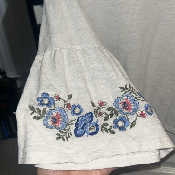 Crop bell sleeve blouse - Picture 2 of 4